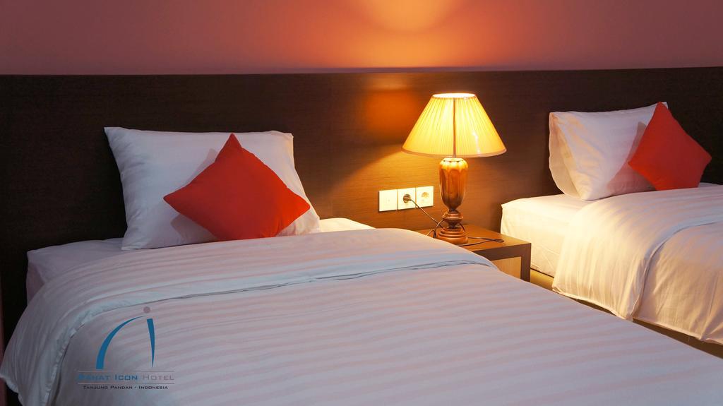 Rahat Icon Hotel Tanjung Pandan Room photo