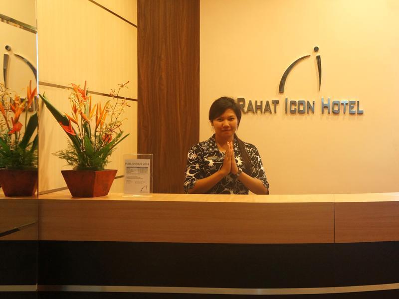 Rahat Icon Hotel Tanjung Pandan Exterior photo